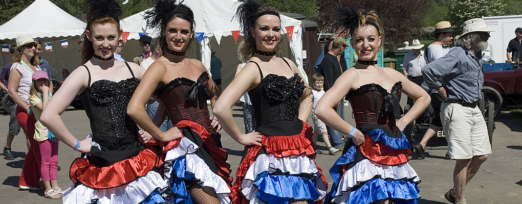 Bugatti Owners Club "La Vie en Bleu" dancers